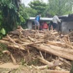 Uchiza: Río Pampayacu se desbordó inundó viviendas y erosionó plataforma de carretera
