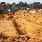 Banda de Shilcayo: Ante la falta de respuesta de Emapa, vecinos excavaron y colocaron tuberías