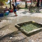 Banda de Shilcayo: Desabastecimiento de agua potable obliga a familias a buscar el líquido elementos en ojos de agua