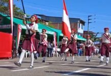 San Martín: Desfile cívico militar reunió a instituciones en La Banda de Shilcayo